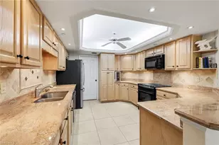 26900 Wedgewood Dr, Bonita Springs, FL 34134 - Photo 12