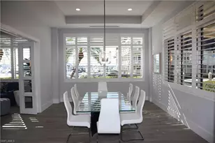 909 10th St S, Naples, FL 34102 - Photo 8