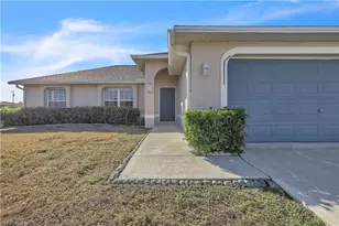 916 NE 4th Pl, Cape Coral, FL 33909 - Photo 4