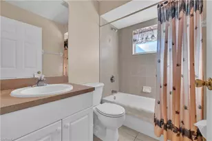 916 NE 4th Pl, Cape Coral, FL 33909 - Photo 32