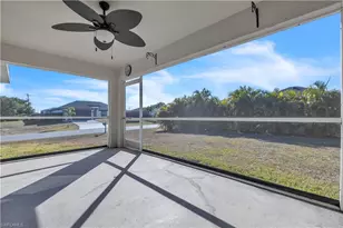 916 NE 4th Pl, Cape Coral, FL 33909 - Photo 42