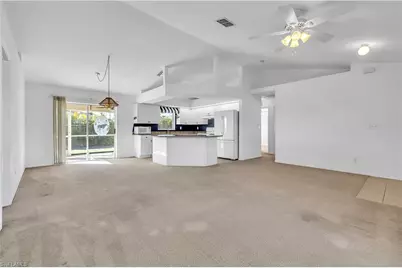 916 NE 4th Pl, Cape Coral, FL 33909 - Photo 8