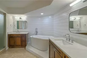 4251 Gulf Shore Blvd N, Naples, FL 34103 - Photo 26