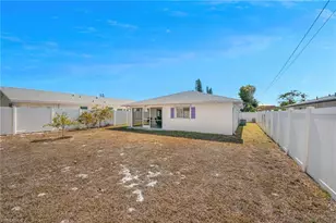 693 95th Ave N, Naples, FL 34108 - Photo 4