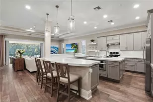 2867 Coco Lakes Dr, Naples, FL 34105 - Photo 6