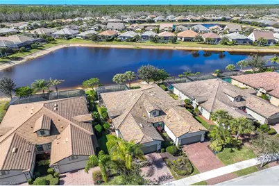 7639 Jacaranda Ln, Naples, FL 34114 - Photo 4