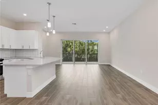 268 Indies Dr E, Naples, FL 34114 - Photo 8