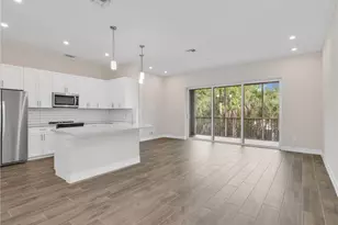 268 Indies Dr E, Naples, FL 34114 - Photo 2