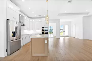 117 NE 5th Terrace, Cape Coral, FL 33909 - Photo 10