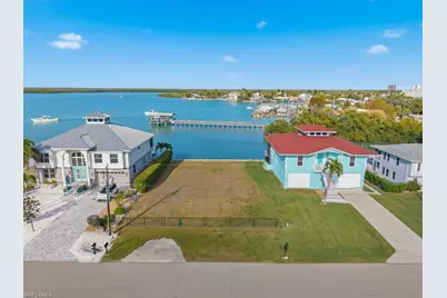 107 Pago Pago Dr W, Naples, FL 34113 - Photo 2
