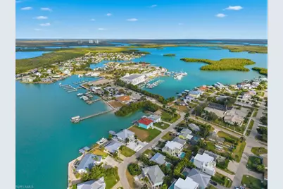 107 Pago Pago Dr W, Naples, FL 34113 - Photo 8