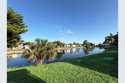 815 Cape Haze Ln E, Naples, FL 34104 - Photo 2