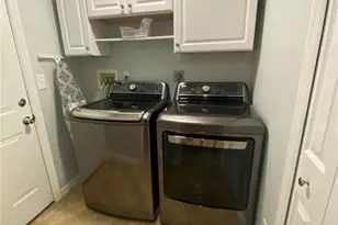 5301 Whitten Dr, Naples, FL 34104 - Photo 6