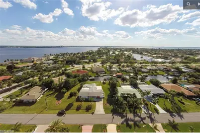 1438 Windsor Ct, Cape Coral, FL 33904 - Photo 18