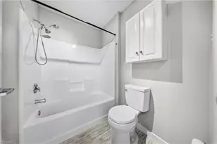 286 Leawood Cir, Naples, FL 34104 - Photo 10