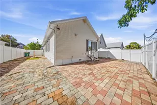 286 Leawood Cir, Naples, FL 34104 - Photo 26