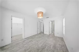 286 Leawood Cir, Naples, FL 34104 - Photo 20