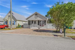 286 Leawood Cir, Naples, FL 34104 - Photo 2