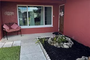 913/915 Mohawk Parkway, Cape Coral, FL 33914 - Photo 2