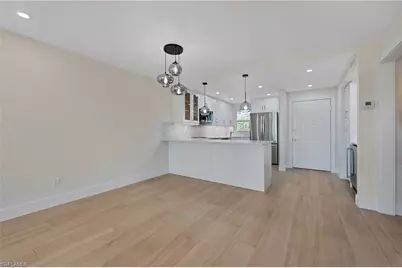 13 High Point Cir N #206, Naples, FL 34103 - Photo 6