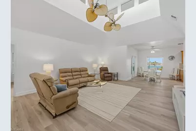 105 Pago Pago Dr W, Naples, FL 34113 - Photo 4