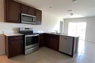 9018 S Castle Cir, Labelle, FL 33935 - Photo 4