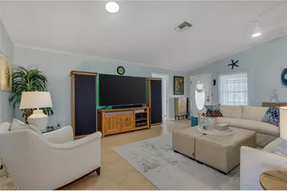 7581 Cameron Cir, Fort Myers, FL 33912 - Photo 4