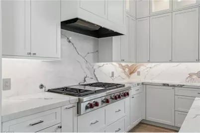 623 Park Shore Dr, Naples, FL 34103 - Photo 10