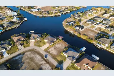 1247 NW 38th Ave, Cape Coral, FL 33993 - Photo 4