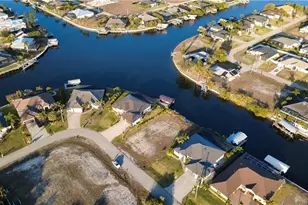 1247 NW 38th Ave, Cape Coral, FL 33993 - Photo 4