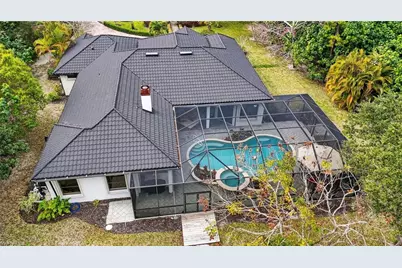 2360 19th St SW, Naples, FL 34117 - Photo 8