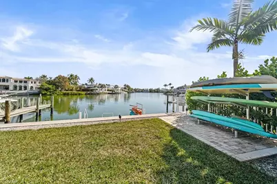 1910 Gulf Shore Blvd N #107, Naples, FL 34102 - Photo 12