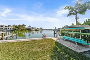 1910 Gulf Shore Blvd N, Naples, FL 34102 - Photo 12