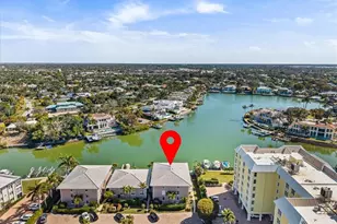 1910 Gulf Shore Blvd N, Naples, FL 34102 - Photo 14