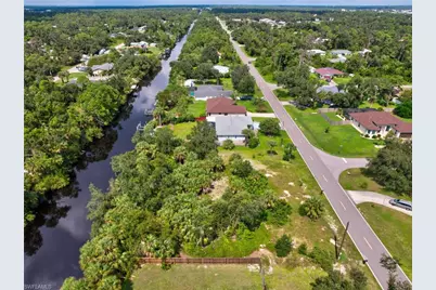 2265 Cedarwood St, Port Charlotte, FL 33948 - Photo 4