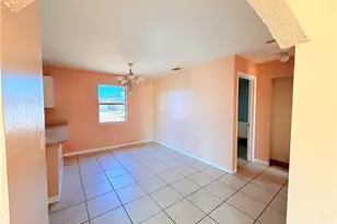 419 NE 16th Pl, Cape Coral, FL 33909 - Photo 10