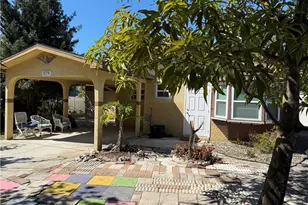 579 13th St N, Naples, FL 34102 - Photo 4