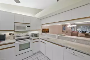 2305 Hidden Lake Dr, Naples, FL 34112 - Photo 8