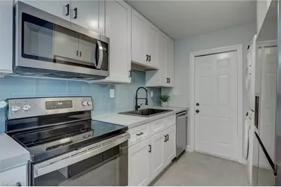 4518 W Alhambra Cir, Naples, FL 34103 - Photo 6