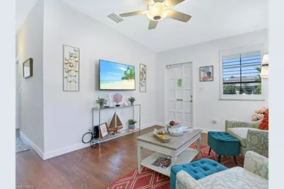 784 11th St N, Naples, FL 34102 - Photo 8