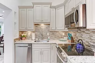 784 11th St N, Naples, FL 34102 - Photo 12