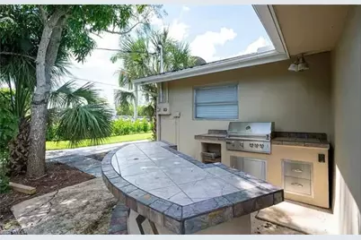 514 14th St N, Naples, FL 34102 - Photo 20