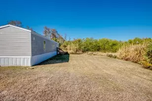 7711 Suncoast Dr, North Fort Myers, FL 33917 - Photo 38