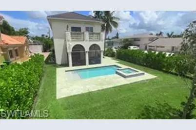 11002 Vanderbilt Dr, Naples, FL 34108 - Photo 38