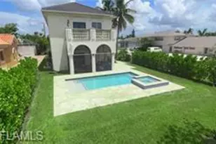 11002 Vanderbilt Dr, Naples, FL 34108 - Photo 38