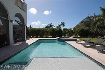 11002 Vanderbilt Dr, Naples, FL 34108 - Photo 2