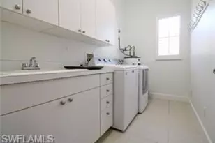 11002 Vanderbilt Dr, Naples, FL 34108 - Photo 20