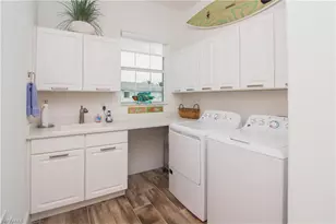 8034 Signature Club Cir, Naples, FL 34113 - Photo 22