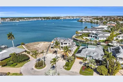 1305 Marlin Dr, Naples, FL 34102 - Photo 4