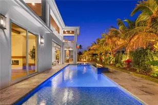 570 Harbour Dr, Naples, FL 34103 - Photo 4